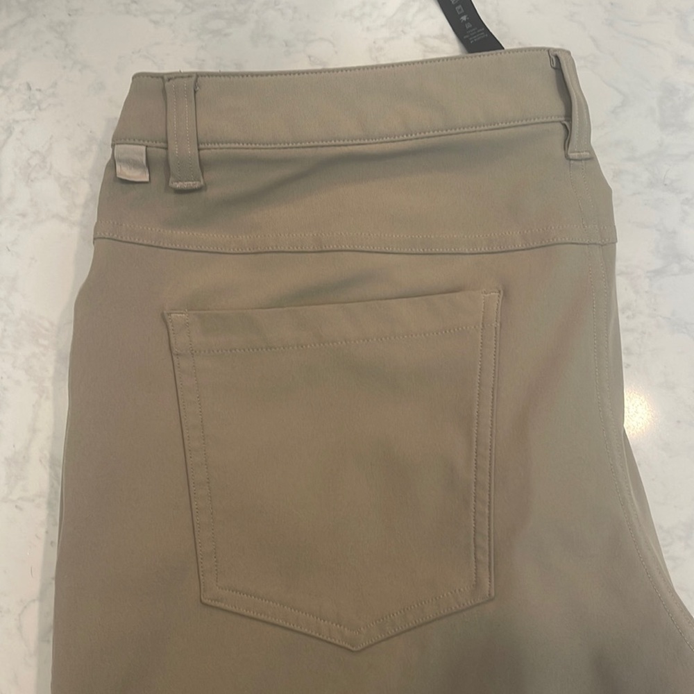Lululemon ABC Warpstream Pants Tan/Khaki/Tofino Sand 32”/34